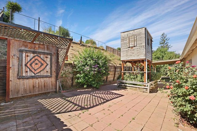 1699 W J St, Oakdale, CA 95361