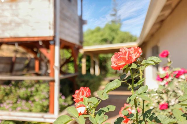 1699 W J St, Oakdale, CA 95361