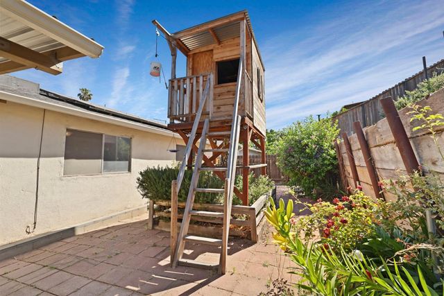 1699 W J St, Oakdale, CA 95361