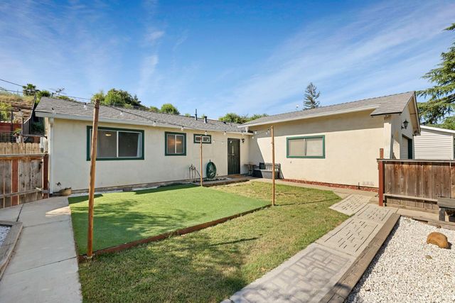 1699 W J St, Oakdale, CA 95361