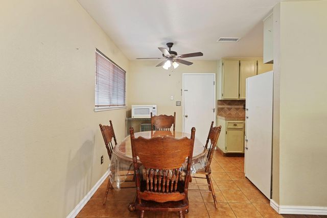 1699 W J St, Oakdale, CA 95361