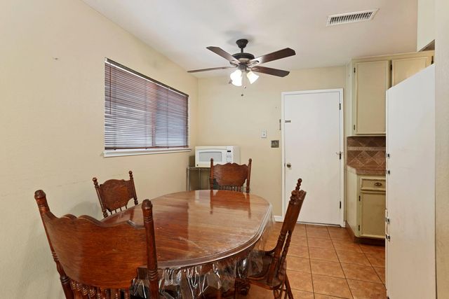 1699 W J St, Oakdale, CA 95361