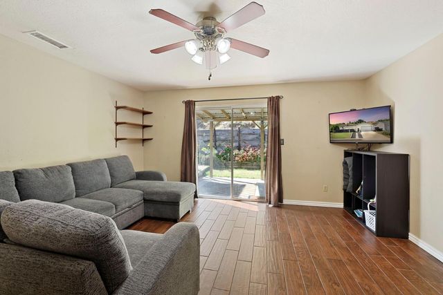 1699 W J St, Oakdale, CA 95361