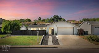 1699 W J St, Oakdale, CA 95361