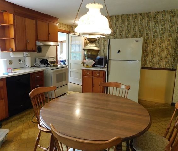 103 Chester Street, West Springfield, MA 01089