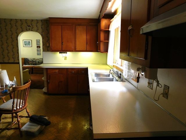 103 Chester Street, West Springfield, MA 01089