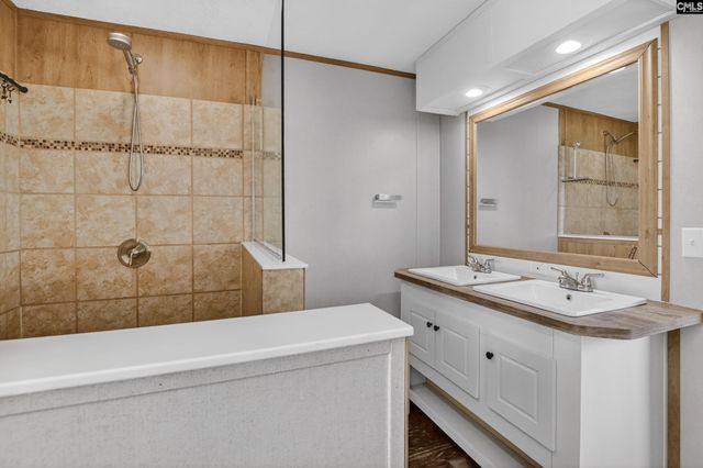 1379 Cheraw Road, Cassatt, SC 29032