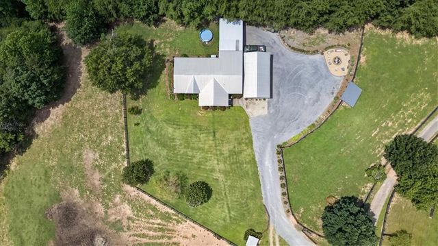 290 Knucklesville Road, Rydal, GA 30171