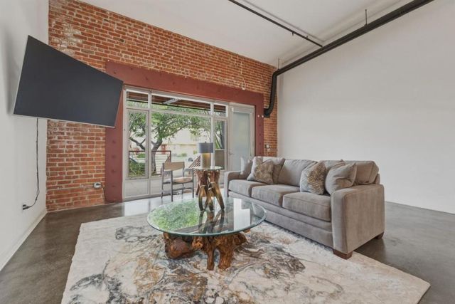 594 Manzana Place, San Jose, CA 95112
