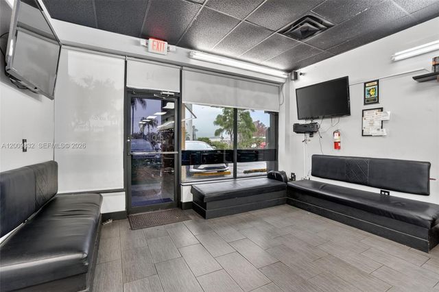 Established Barbershop for Sale – Prime Kendall Location, Kendall, FL 33175