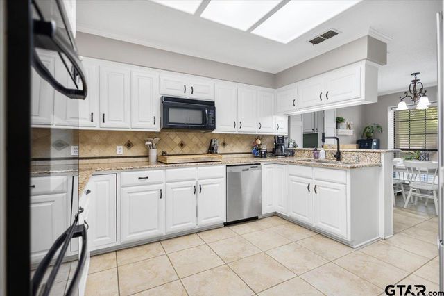 702 Cedar Creek Dr., Tyler, TX 75703