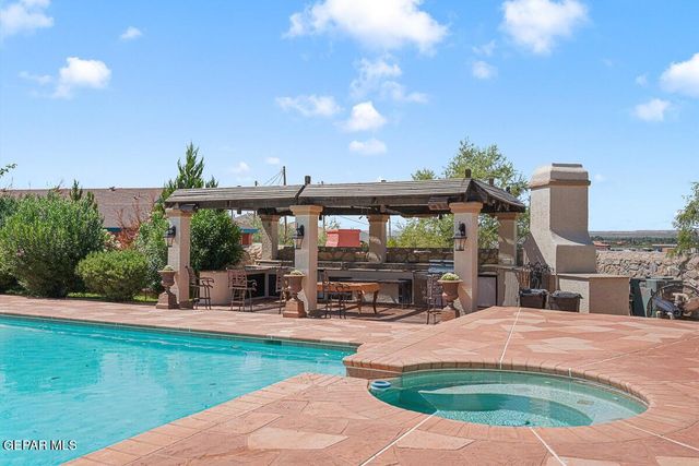 413 LA FLORIDA Drive, Canutillo, TX 79835