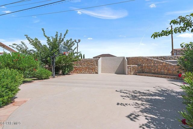 413 LA FLORIDA Drive, Canutillo, TX 79835