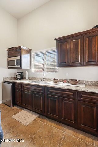 413 LA FLORIDA Drive, Canutillo, TX 79835