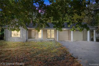 22215 Rougemont Drive, Southfield, MI 48033