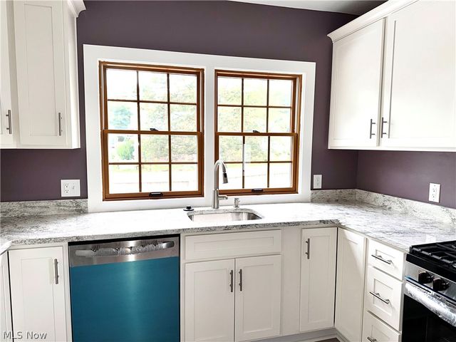 1343 Oakes Road, Broadview Heights, OH 44147