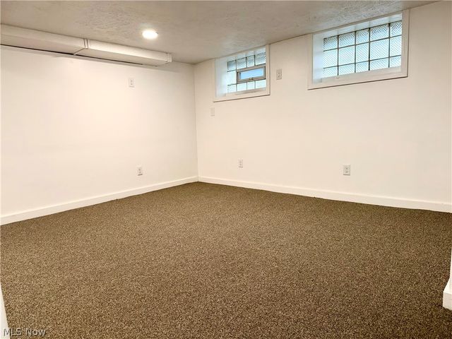 1343 Oakes Road, Broadview Heights, OH 44147