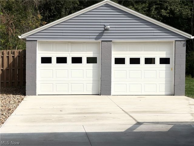 1343 Oakes Road, Broadview Heights, OH 44147