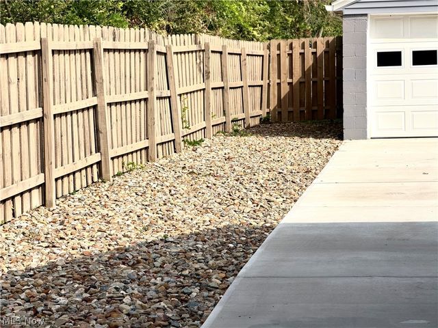 1343 Oakes Road, Broadview Heights, OH 44147