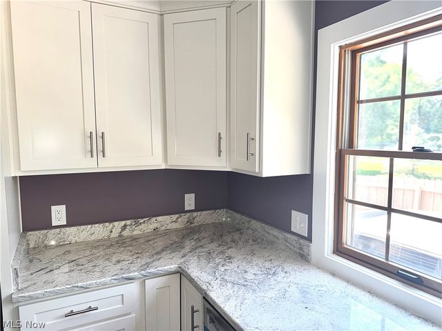 1343 Oakes Road, Broadview Heights, OH 44147