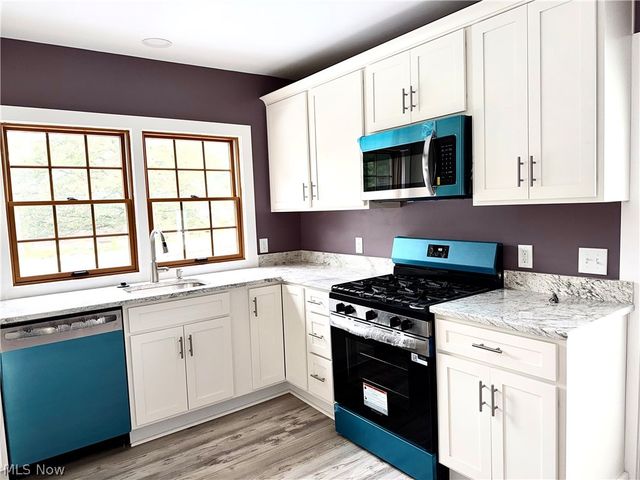 1343 Oakes Road, Broadview Heights, OH 44147