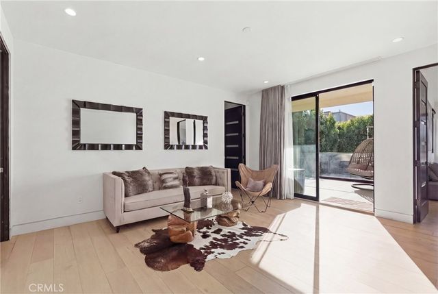 4545 Stern Avenue, Sherman Oaks, CA 91423