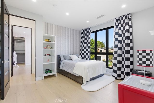 4545 Stern Avenue, Sherman Oaks, CA 91423