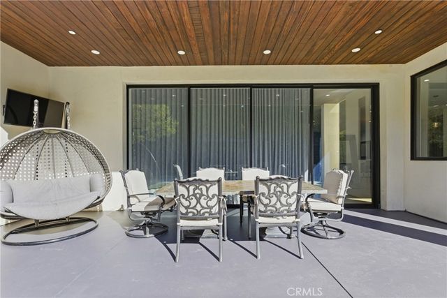 4545 Stern Avenue, Sherman Oaks, CA 91423
