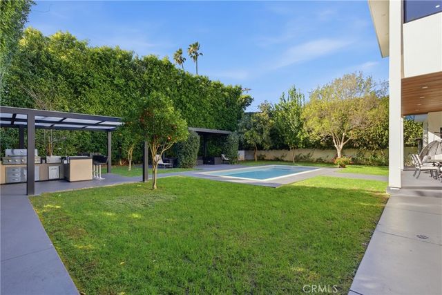4545 Stern Avenue, Sherman Oaks, CA 91423