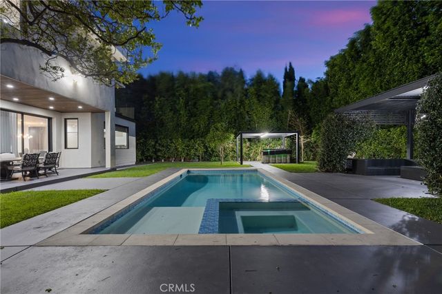 4545 Stern Avenue, Sherman Oaks, CA 91423