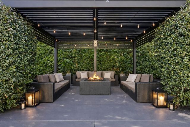 4545 Stern Avenue, Sherman Oaks, CA 91423