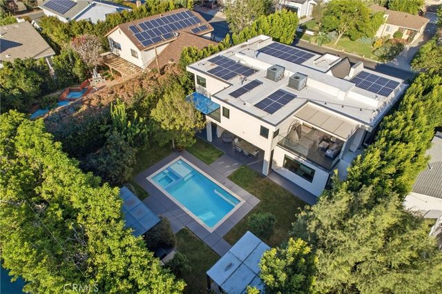 4545 Stern Avenue, Sherman Oaks, CA 91423