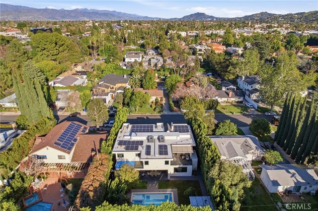 4545 Stern Avenue, Sherman Oaks, CA 91423