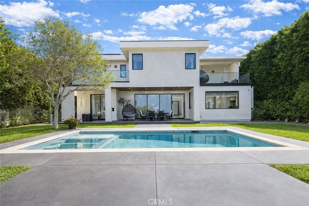 4545 Stern Avenue, Sherman Oaks, CA 91423