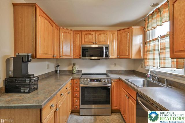 1368 Club Avenue, Allentown City, PA 18109