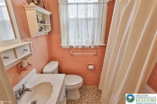 1368 Club Avenue, Allentown City, PA 18109