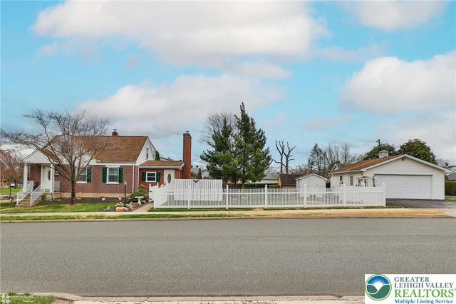 1368 Club Avenue, Allentown City, PA 18109