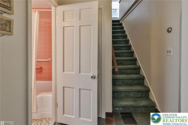 1368 Club Avenue, Allentown City, PA 18109