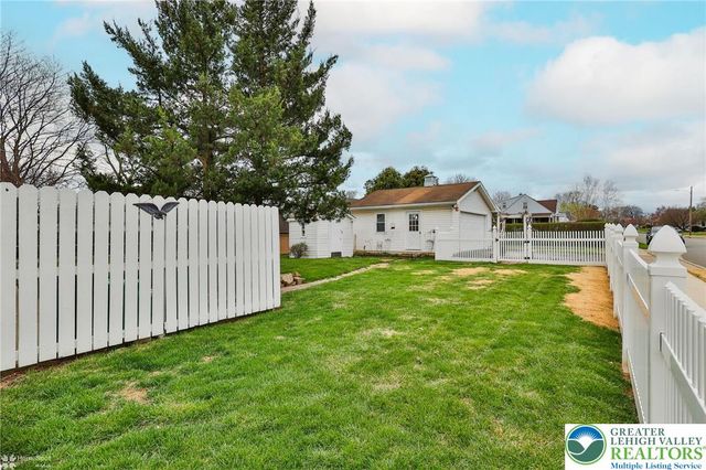 1368 Club Avenue, Allentown City, PA 18109