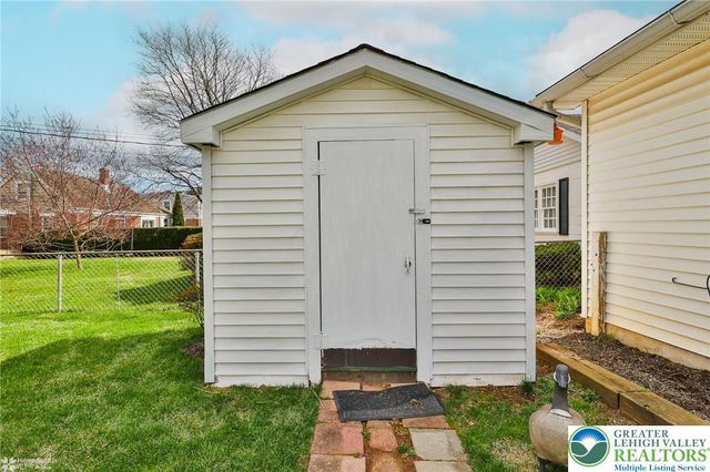 1368 Club Avenue, Allentown City, PA 18109