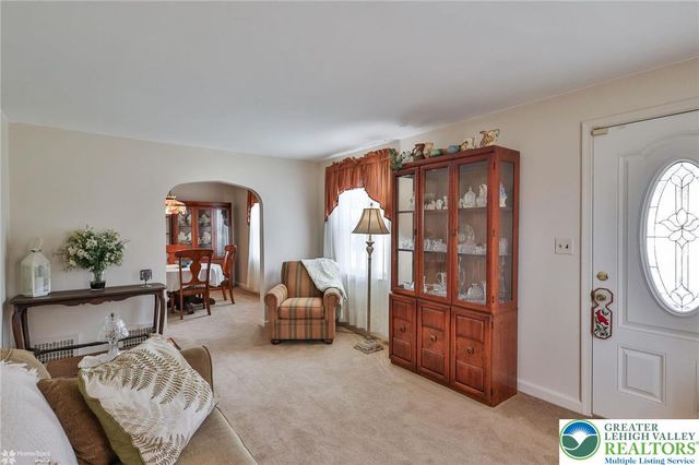 1368 Club Avenue, Allentown City, PA 18109