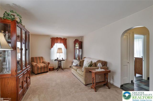 1368 Club Avenue, Allentown City, PA 18109