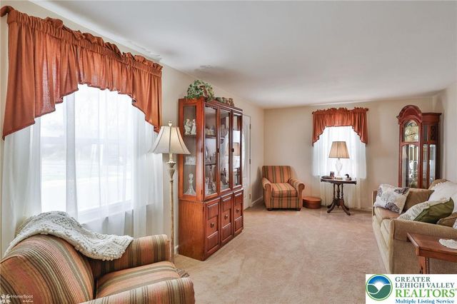 1368 Club Avenue, Allentown City, PA 18109