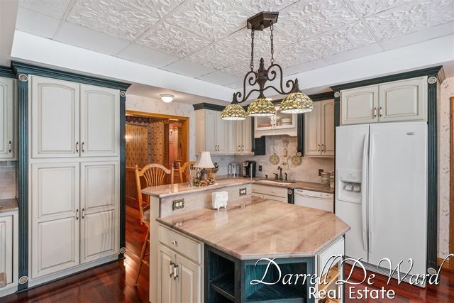13850 Thompson Drive, Lowell, MI 49331
