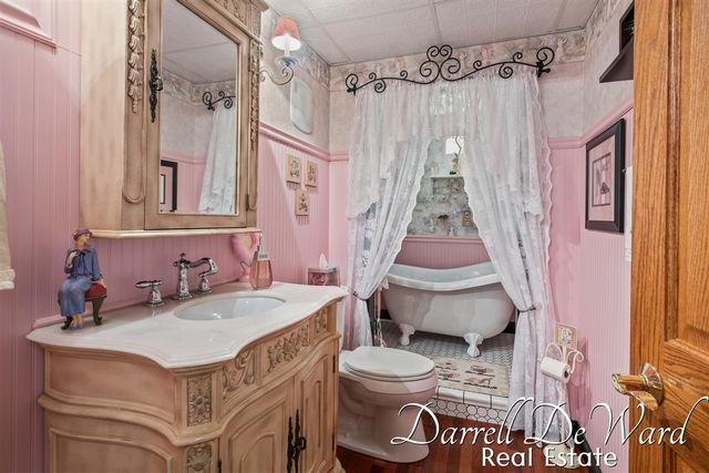 13850 Thompson Drive, Lowell, MI 49331