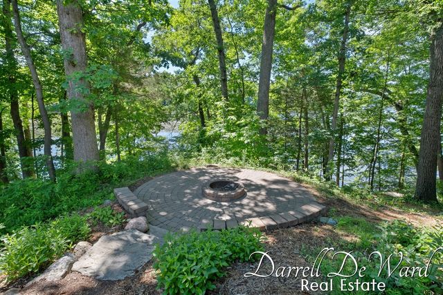 13850 Thompson Drive, Lowell, MI 49331