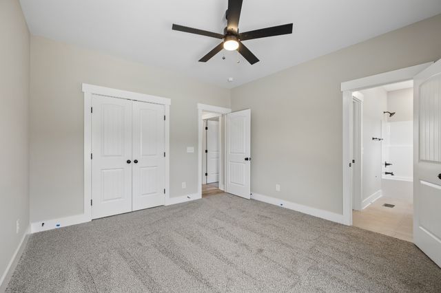 2684 Lights Chapel Rd, Greenbrier, TN 37073