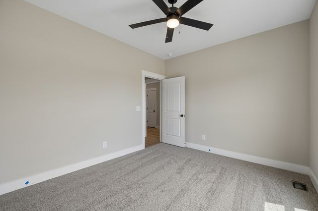 2684 Lights Chapel Rd, Greenbrier, TN 37073