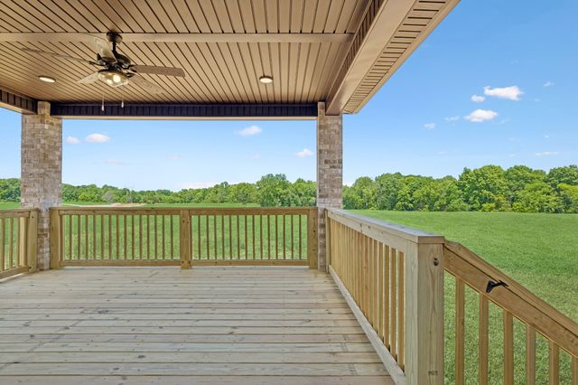 2684 Lights Chapel Rd, Greenbrier, TN 37073