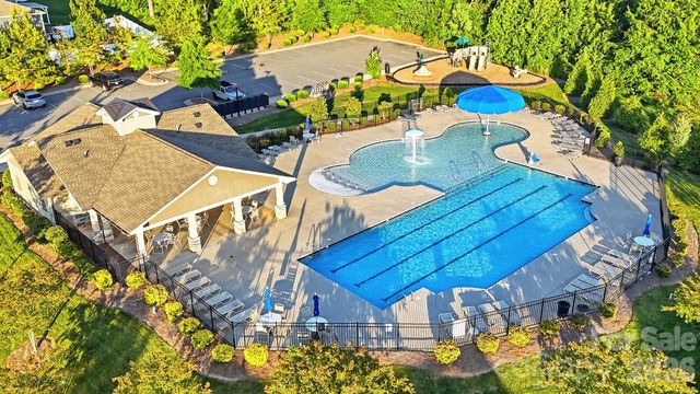 108 W Northstone Road, Mooresville, NC 28115
